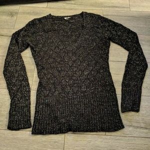 VGUC || Shiny V-Neck Sweater